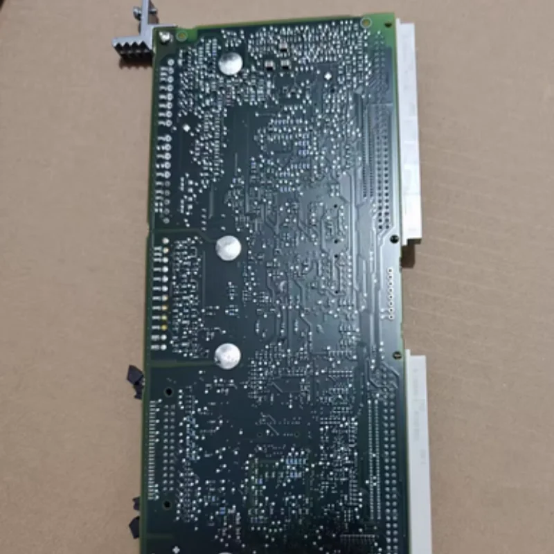 

6SE7090-0XX84-0AB0 Модуль векторного управления CUVC SIMOVERT MASTERDRIVES, плата с замкнутым контуром, 24В, запасная часть