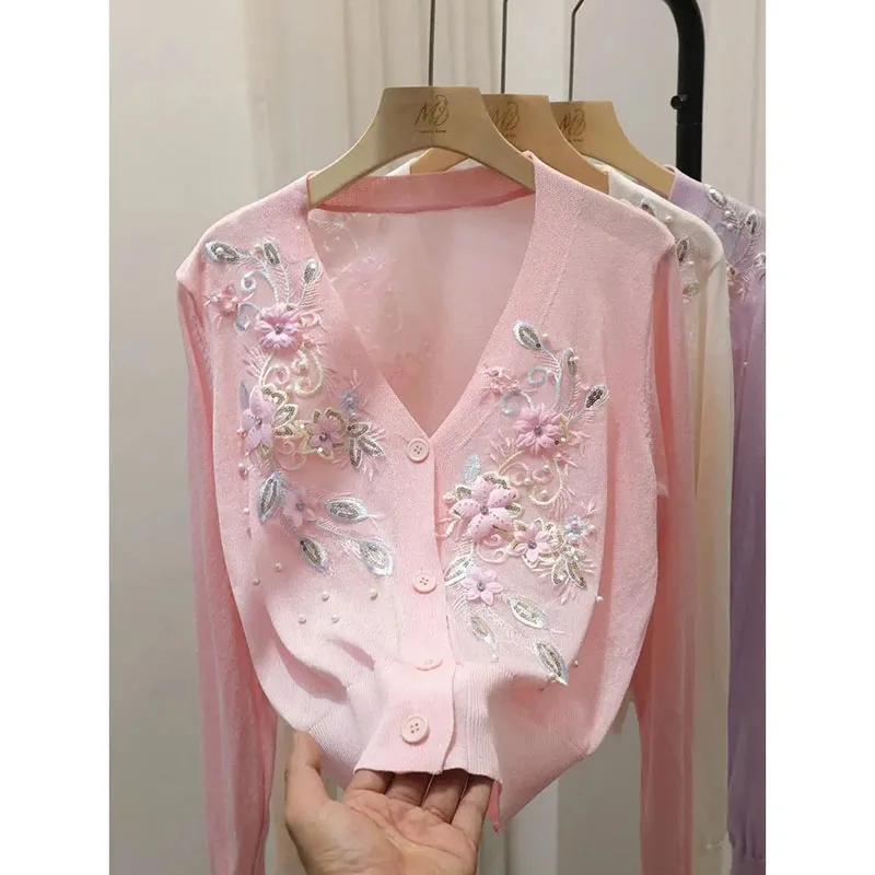 

Женский новый короткий вязаный кардиган с тяжелой вышивкой и цветочным v-образным вырезом, летний тонкий солнцезащитный крем в стиле ретро, маленькое однотонное простое пальто