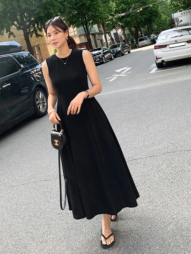 

Black Knitted round Neck Sleeveless Vest Dress Women Slimming High Waist A-Line Long Dress Korean Style City Commute Casual Wear