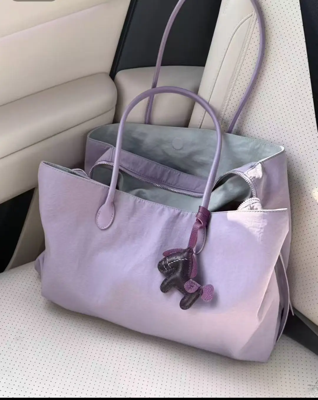 

Minimalist Large-capacity ToteMulti-compartment Nylon Waterproof Computer Fitness Men's and Women's Portable Bag, Loose