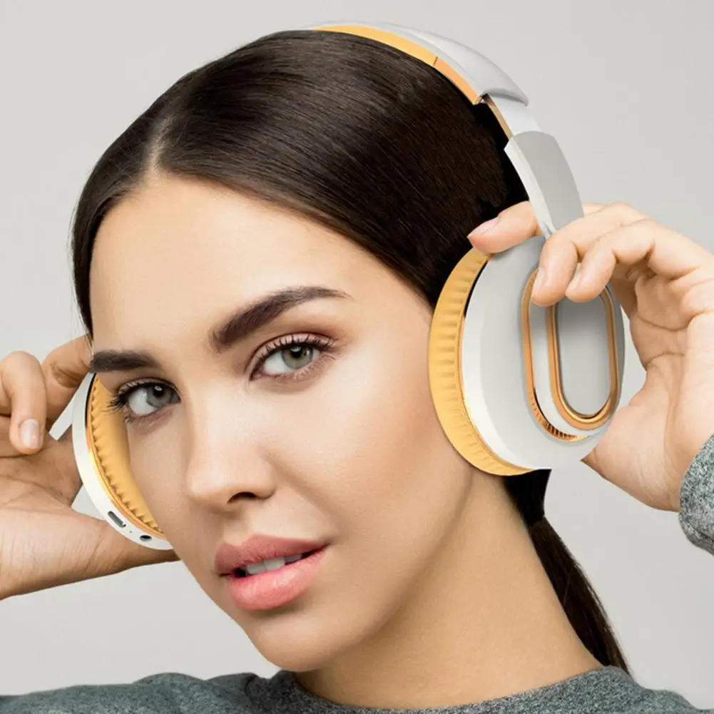 

Bluetooth-compatible Headphone Fashion Over Ear Soft Cushion Stereo Sound Wireless Headset Gaming Wear