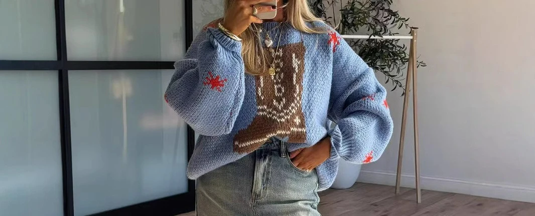 2025, Herbst- und Wintermode, neues Rundhals-Langarm-Strickhemd für Damen in mittlerer Länge