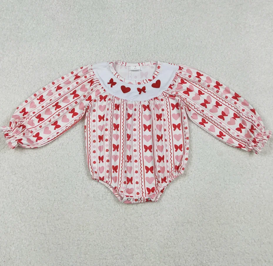 

Новые модные комбинезоны для маленьких девочек, комбинезоны с вышивкой и бантиками в виде сердечек на день Святого Валентина