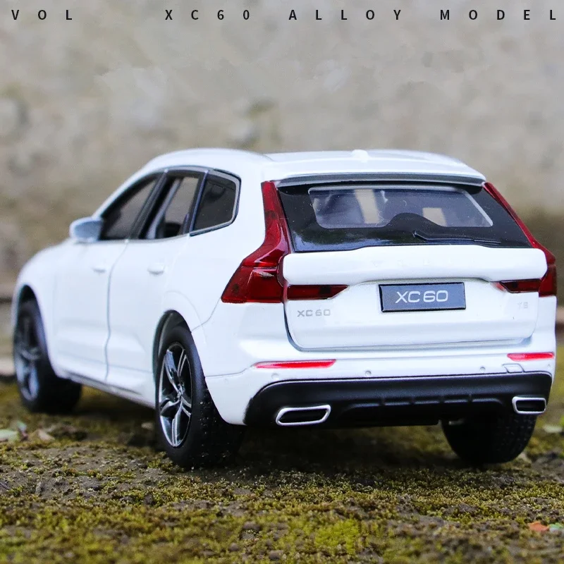 1:32 VOLVOs XC60 Alloy Car Model Diecast & Toy Vehicles Metal Car Model Sound and Light Simulation Collection Childrens Toy Gift