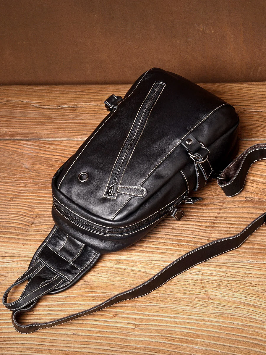 

2026 New Street Trend Genuine Leather Men Chest Bag Outdoor Shoulder Bag Casual First Layer Cowhide Chest Bag Men's Crossbody B