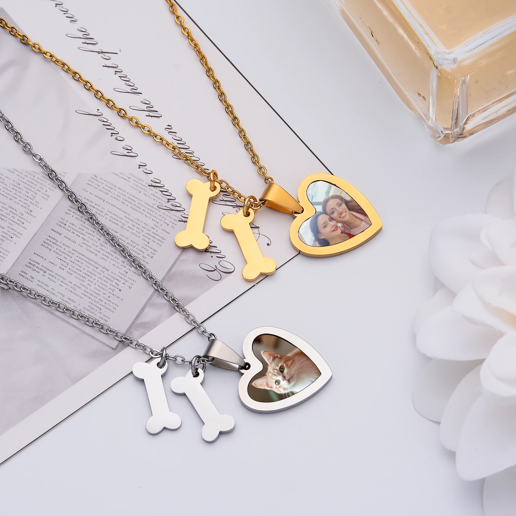 

Personalized Custom Photo Stainless Steel Heart With Bone Pendant Engraved Name Necklace For Family Friend Keepsake Jewelry Gift