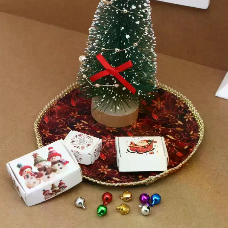 /Cna/Mini Christmas Scene Decor Ornament Kit Exquisite Dollhouse Fireplace Xmas Tree Model for Holiday Party Tabletop Decor
