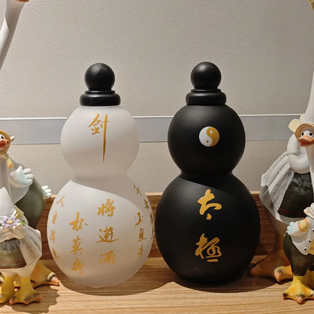 

Chinese Retro-Inspired Gourd Water Bottle Water Kettle 800ML Large Capacity Gourd Sports Water Bottle Gifts for Game Fans