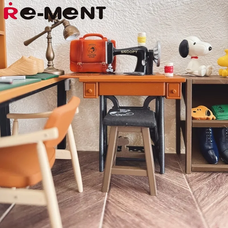 Re-ment Rement Snoopy Leather Atelier Blind Box Miniature Craft Workshop Tailor Shop Dollhouse Accessories Collectible Figurines