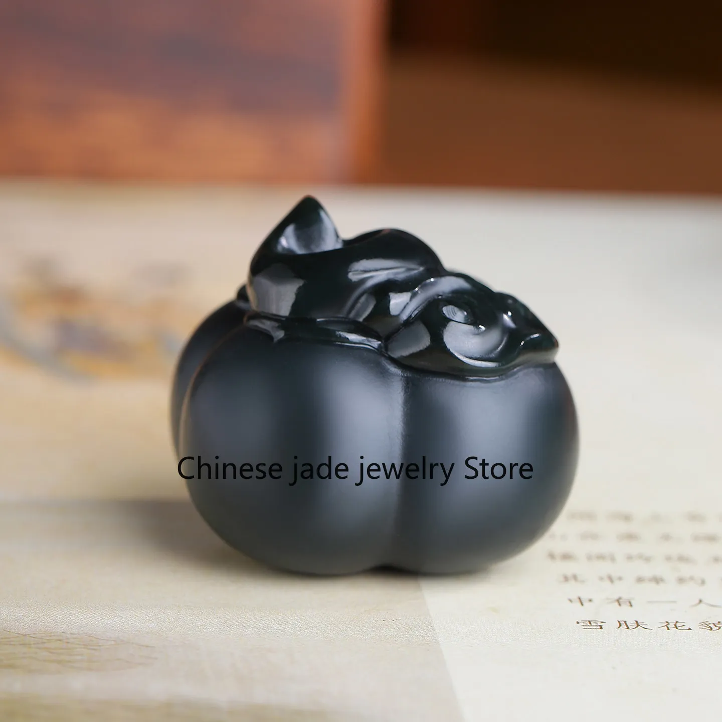 Natural and genuine Xinjiang Hetian jade fine material persimmon Ruyi hand handle piece jade small ornament persimmon men and wo