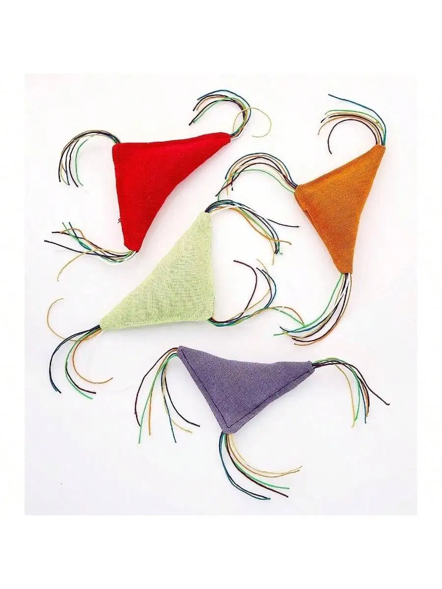 

Catnip Toy Triangle With String For Adult Cats