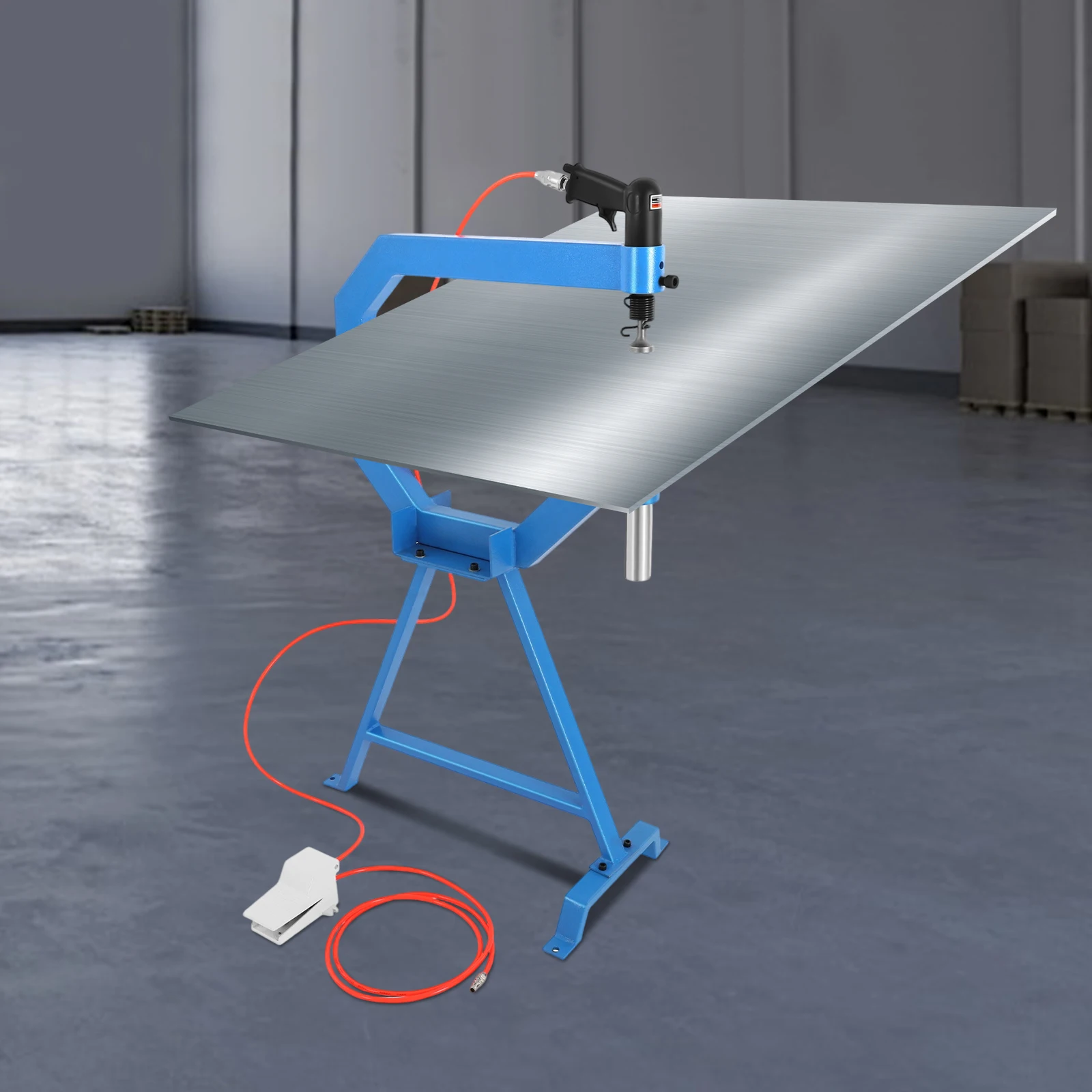 Pneumatische schavenhamer, robuuste ijzeren dunne plaatvormmachine, pneumatische schavenhamer met pedaal en standaard