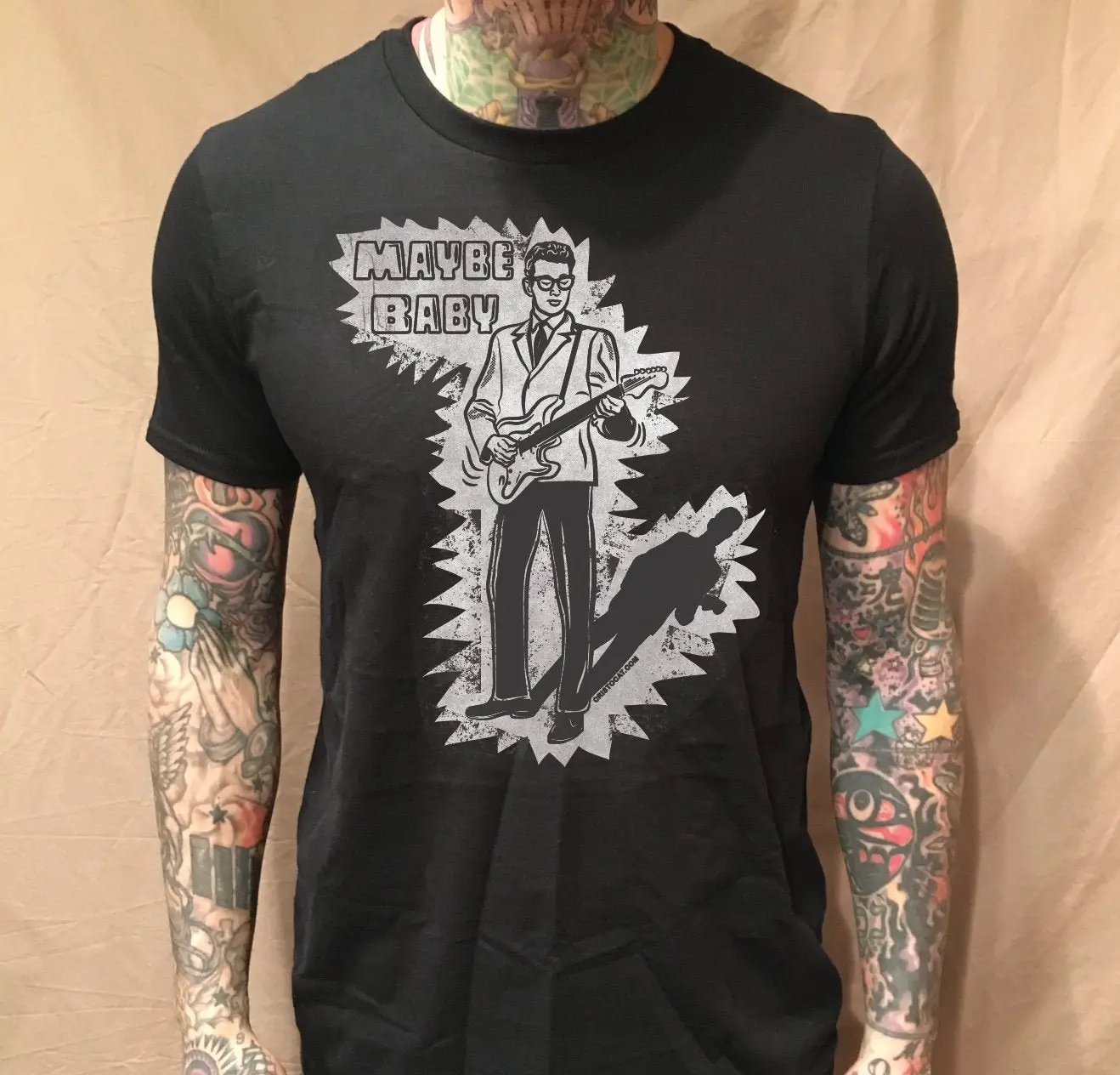 Возможно, ребенок на черной футболке