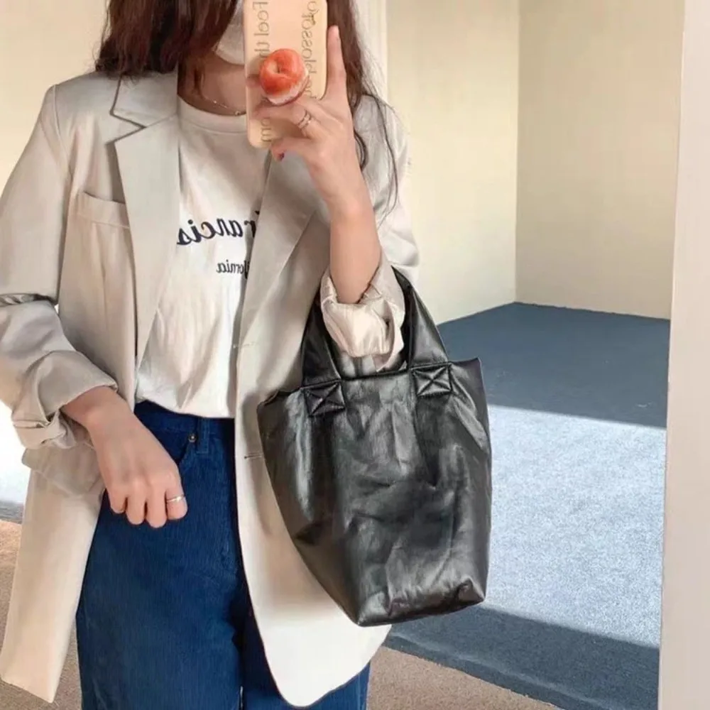 Ins Elegant Soft Leather Handbag Large Capacity Korean Style Bucket Bag Versatile Niche Design Women's Tote Bags Outdoor