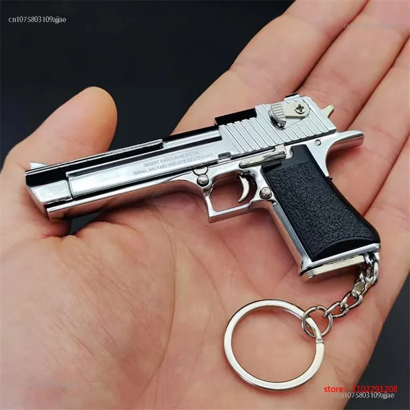 

Alloy Mini Pistol Keychain 1:3 G17 Desert Eagle Colt 1911 Berreta 92F Toy Mini Gun Disassemble Reload Pistol Toy