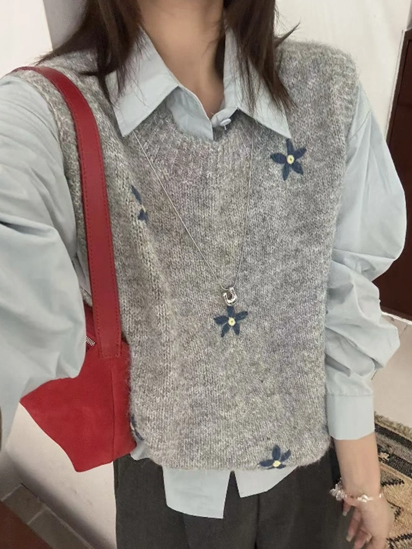 

Faionable Knitted Sweater round Ne Korean Sle Svel Vest Layering Head over High End Lazy Sle Pure Online Ss