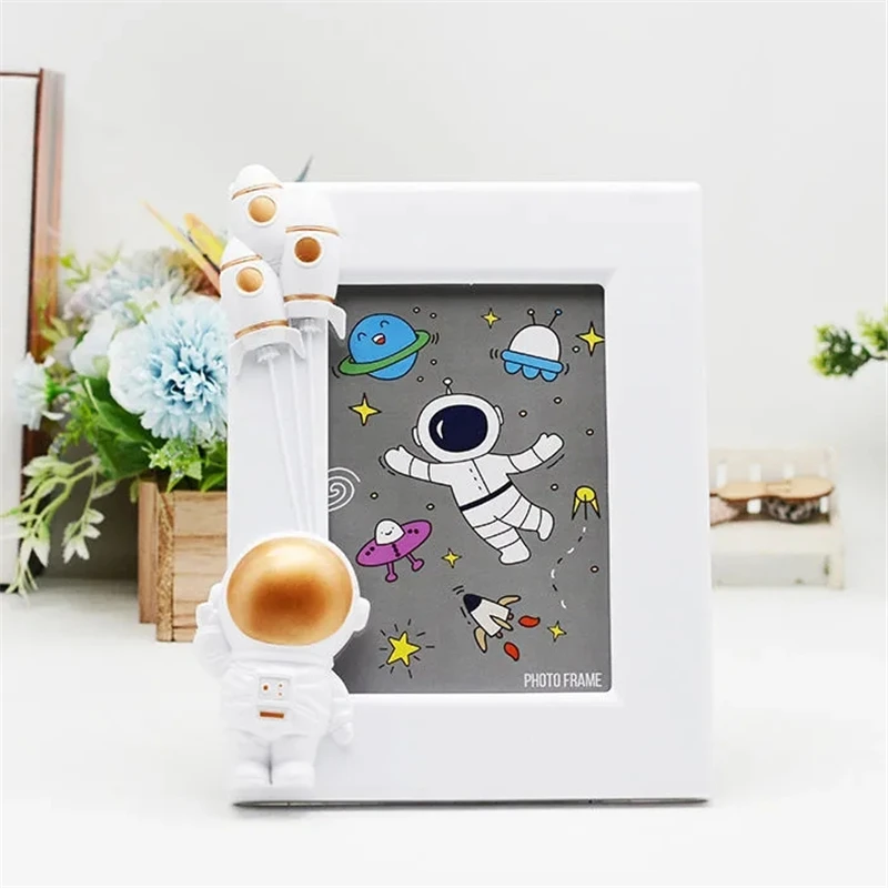 Cute Space Astronaut 7 Inch Photo Frame Cartoon Desktop Decor Photo Frame Living Room Bedroom BedsideTable Photo Frame Ornaments