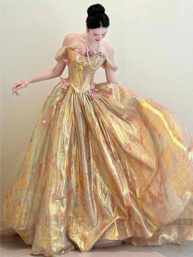 

A fashionable and elegant one-shoulder toasting new student coming-of-age dress