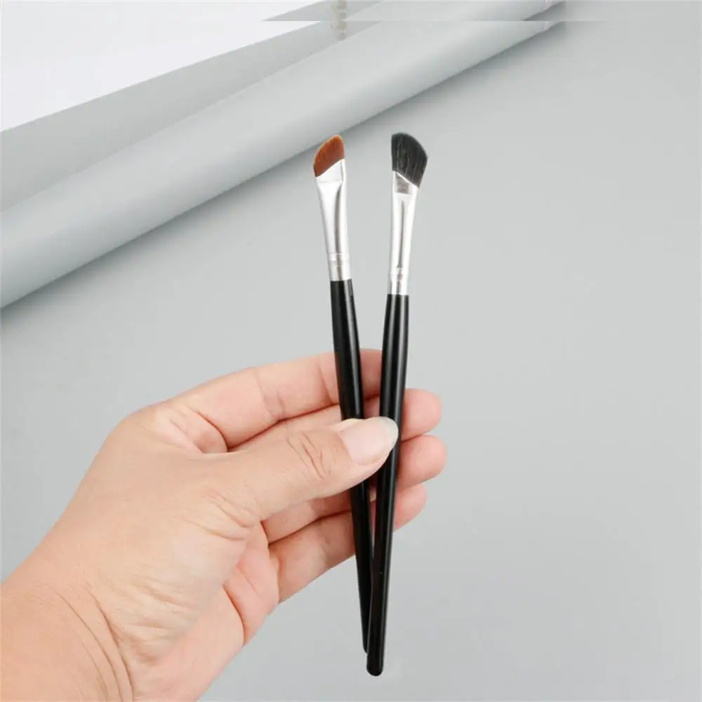 Brosse de maquillage pour ombre à paupières, accessoire de cosmétique pour femmes, accessoire de maquillage pour les yeux, à sourcils inclinés, avec Eyeliner plat en bois, 2023