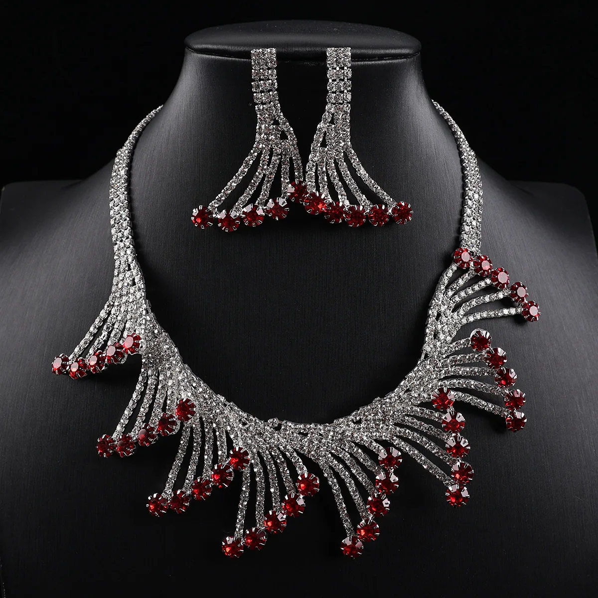 Classic Elegant Scalloped Crystal Bridal Jewelry Set Shiny Rhinestone Fashion Wedding Dress Banquet Women's Necklace Earring Set