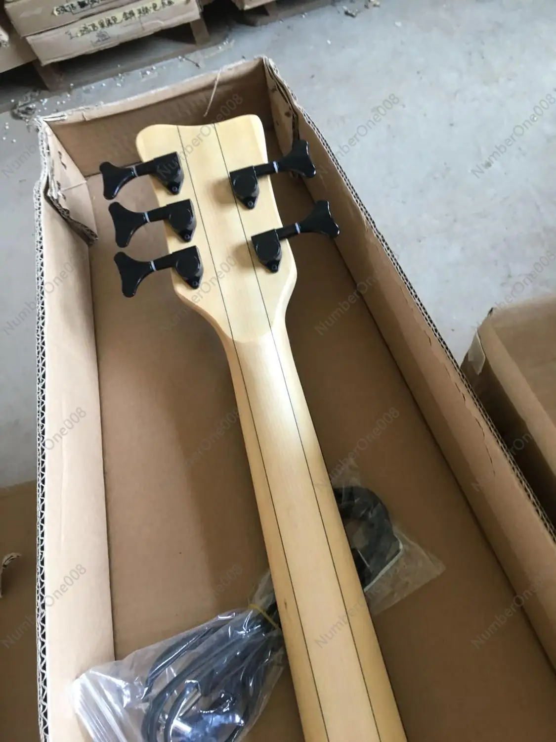 W model Electric bass, natural color 5 string neck thru body building.Real photo In stock 11