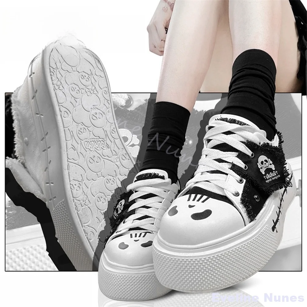 

Subculture Denim Canvas Shoes Women Punk Skull Painting Cross Tied Platform Sneakers 2025 New Fashion Versatile Girls' Sneakers