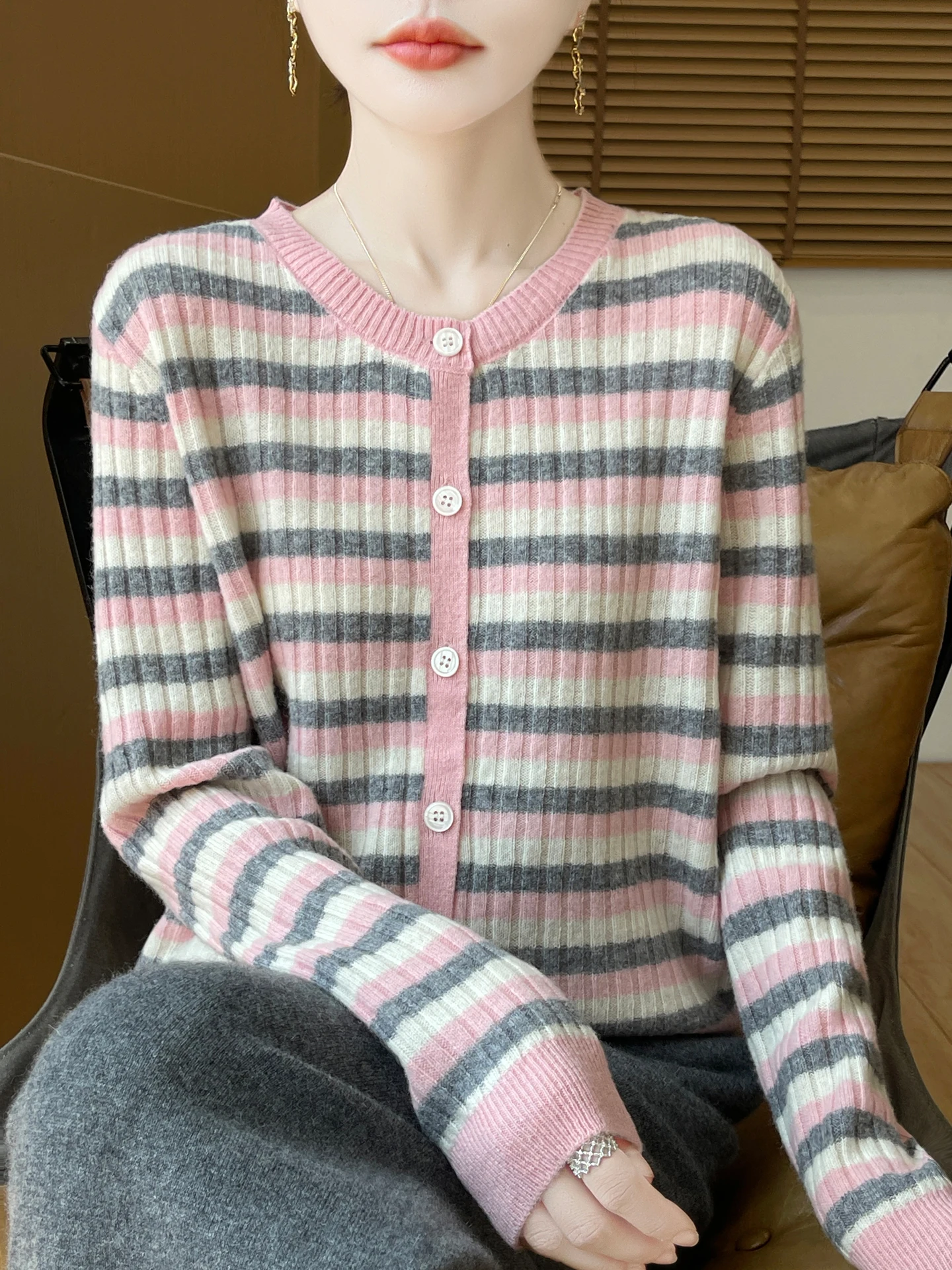 

Полосатый трикотаж из 100% мериносовой шерсти контрастных цветов, свитер с круглым вырезом, кардиган, женская осенне-зимняя теплая мягкая одежда, топы