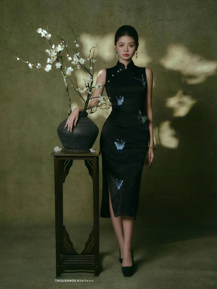 

New 2026 Chinese Style Studio Photography Art Clothes Cold Atmosphere Personal Portrait Retouching National Style