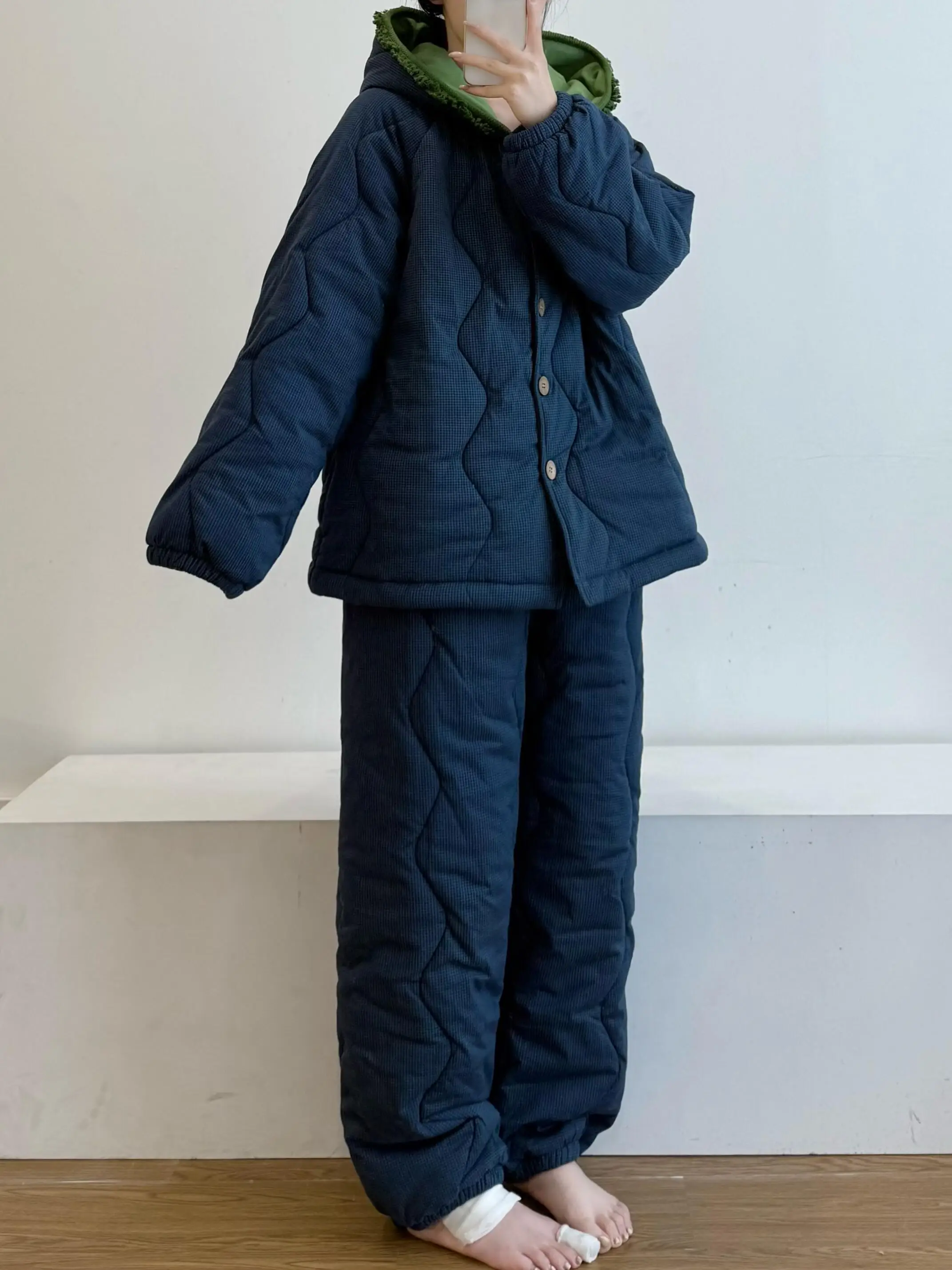 completo-da-casa-invernale-da-donna-in-flanella-spessa-ideale-per-dormire-e-per-l'uso-all'aperto-con-imbottitura-in-cotone-per-mantenere-il-calore