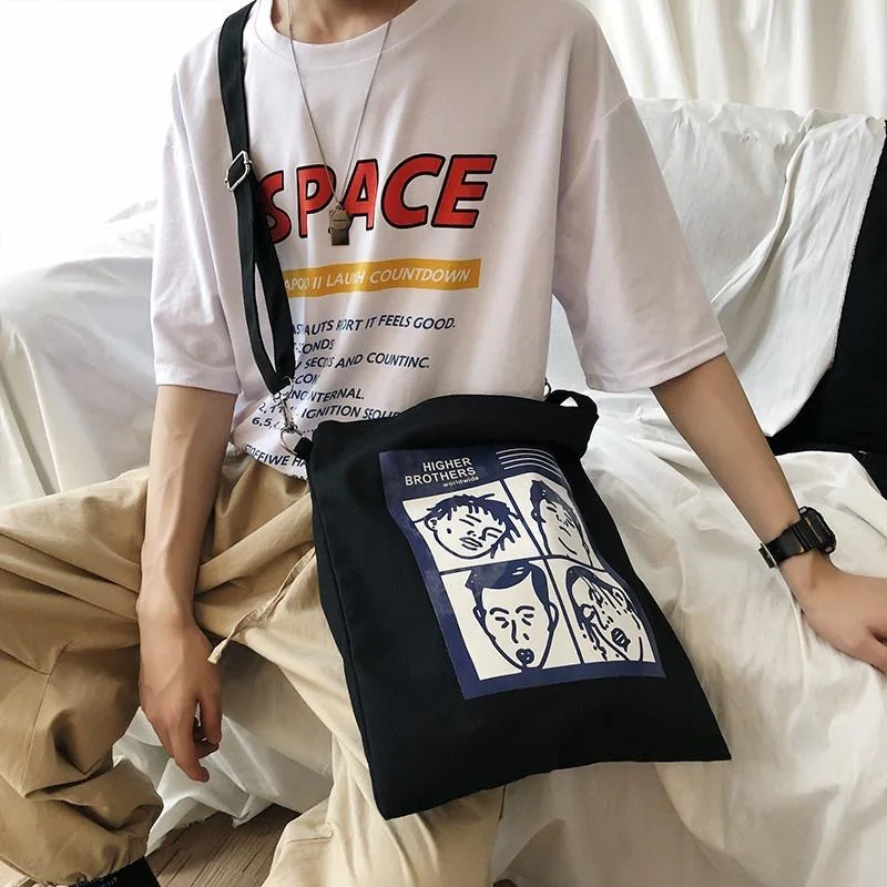 Estilo Anime japonês Messenger Bag Lazer Student Bag Artístico Graffiti Canvas Travel Crossbody Bag Grande Capacidade Fitness Bag