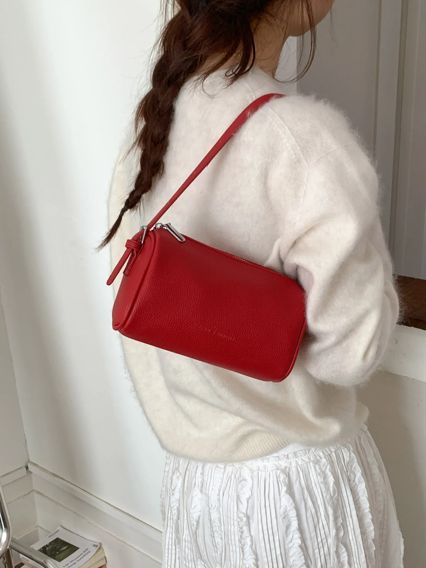

Casual Crossbody Pillow Bag Simple Single Shoulder Women's Bag 2026 New Style Summer Versatile Lightweight Soft Leather Handbag