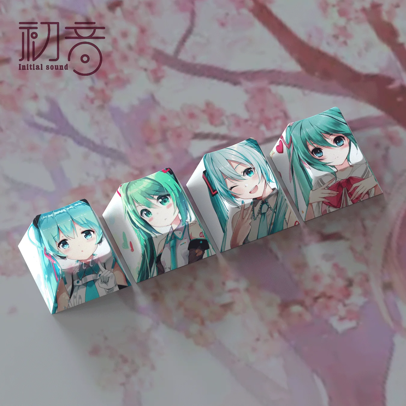 Teclado Pbt de dibujos animados para niños y niñas, Accesorios de ordenador para estudiantes, Miku, Kawaii, decoración creativa, regalo de cumpleaños, paquete de 4