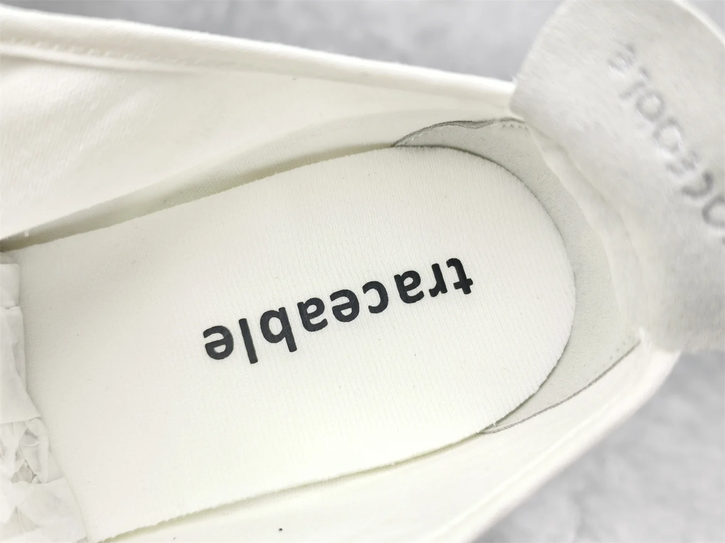 

Hot sale men's high quality wear-resistant mid-top basketball shoes men's brand breathing boys fitness basketball boots