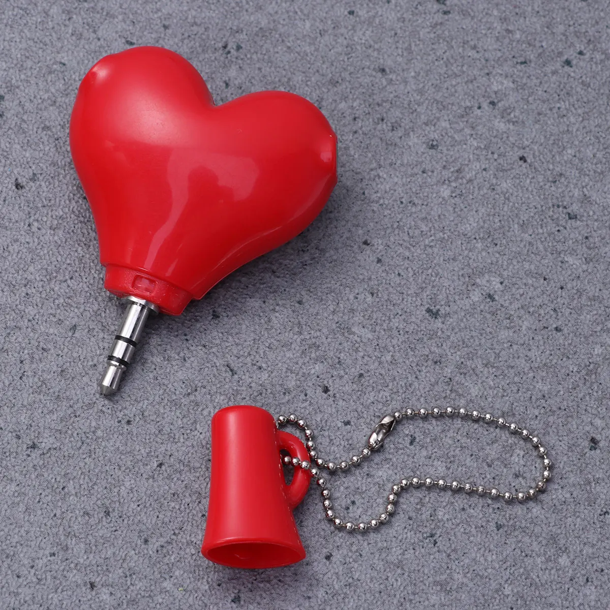 

3.5mm Heart Shape Couple Headphone Splitter Stereo Earphone Adapter Jack Plug Music Sharing Device Red Headphone Spliter