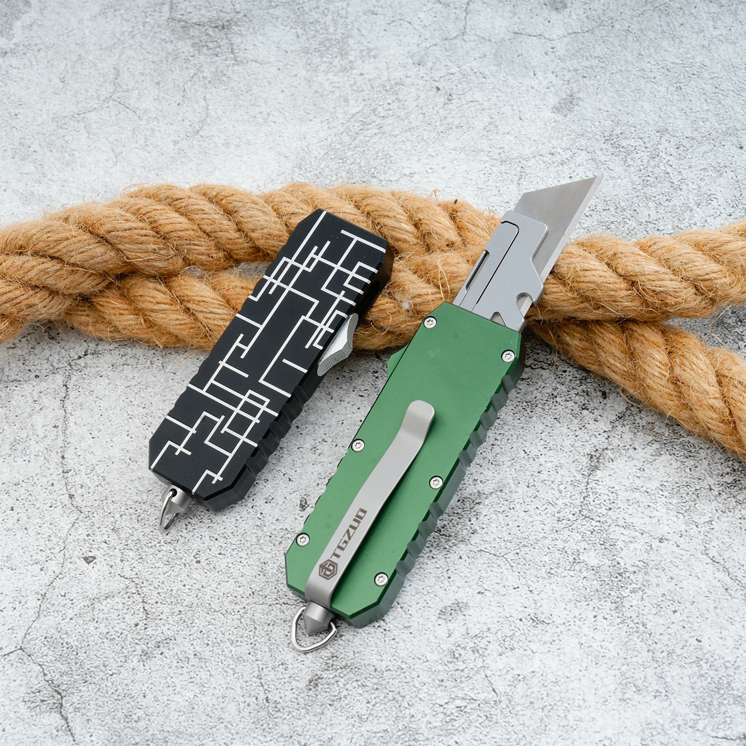 

Utility Knife Aluminum Alloy Handle Carbon Steel Trapezoidal Blade With Pen Clip Outdoor EDC Tools Q37 Black Green