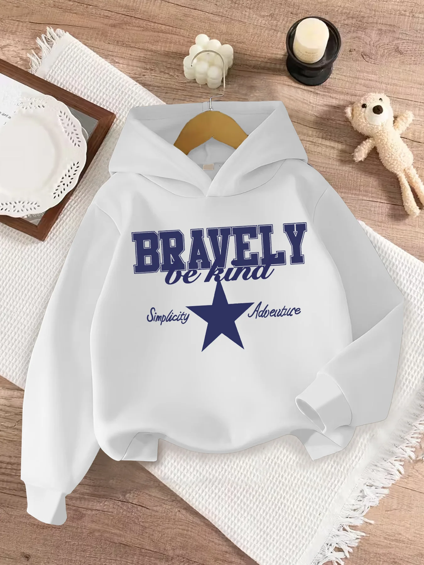 New autumn/winter style for boys and girls, Korean style fresh cartoon designblue letterprintsimple andversatilehooded pullover.