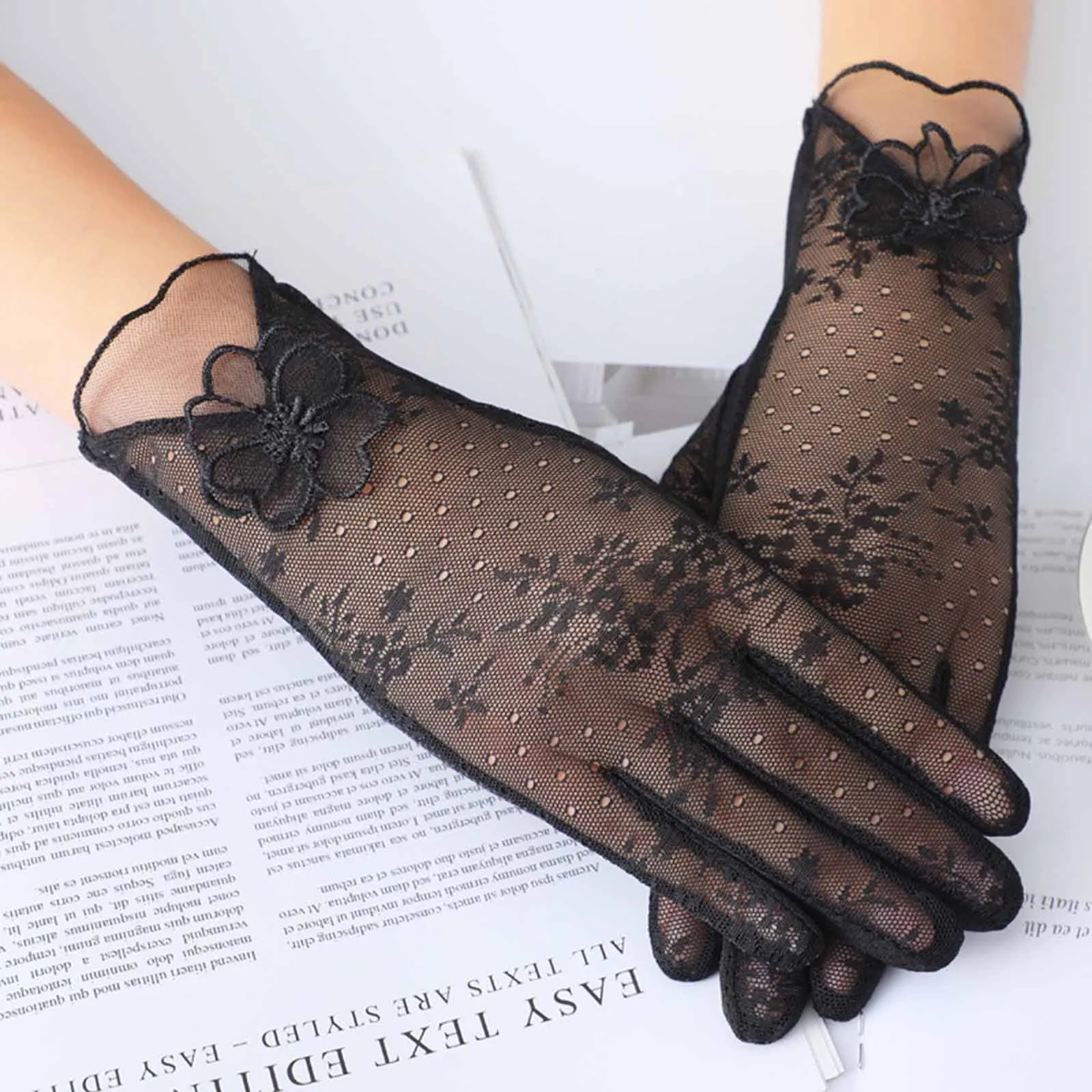 

Autumn Summer Women Short Tulle Gloves White Black Weeding Gloves Stretchy Lace Full Finger Mittens Mesh Transparentes Gloves