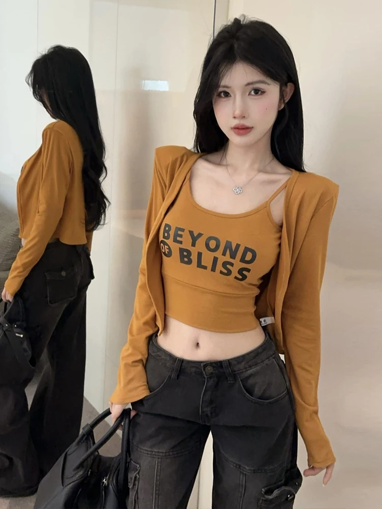

Sexy Letter Print Crop Top And Long Sleeve Vest Set High Waist Slimming Top And Bottoms Casual Wear for Women in Their 20s
