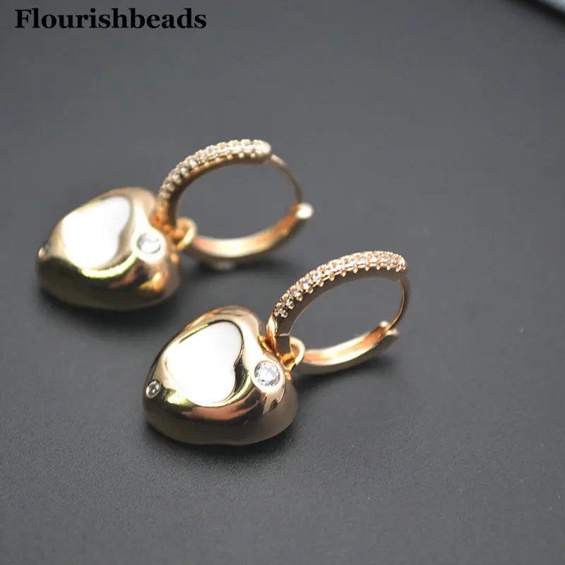 

10 пар оптовая продажа, высокое качество, золотого цвета, фианитное покрытие, эмель, белое сердце, висячие серьги, модные женские вечерние украшения