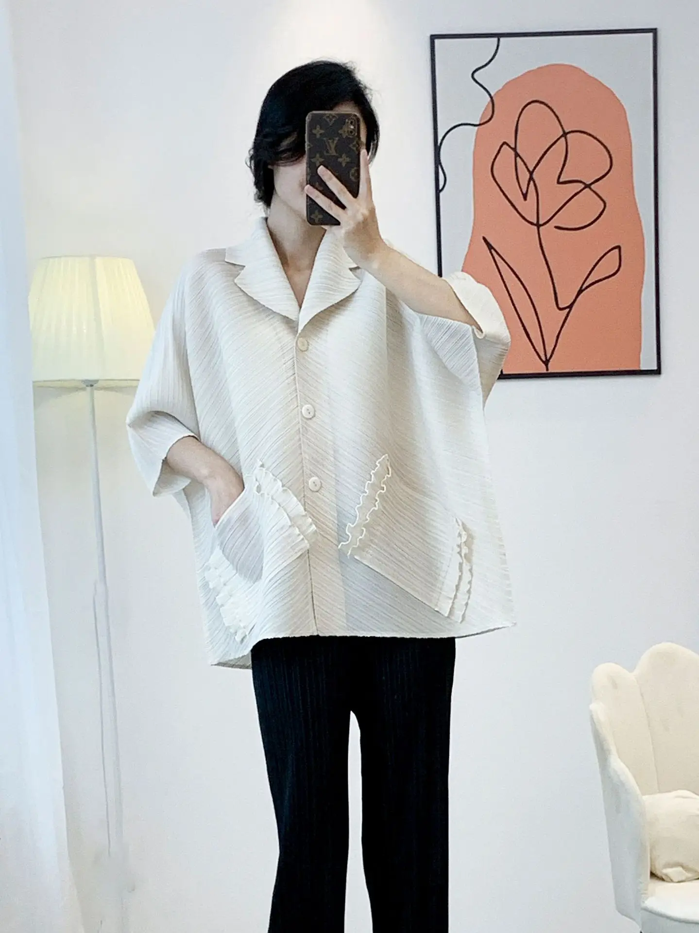 

Pleated Fashion Lace Pocket Design Loose Coat Female Temperament Slim Bat Sleeve Cardigan Top