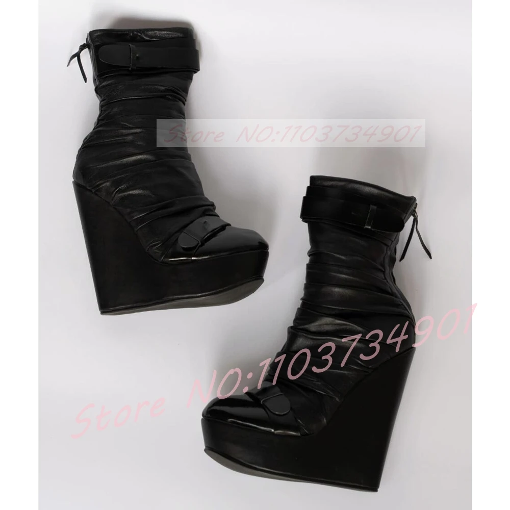 

Плиссированные черные полусапожки на платформе, женские ботинки в стиле панк с круглым носком и пряжкой на танкетке, женские модные однотонные туфли на молнии
