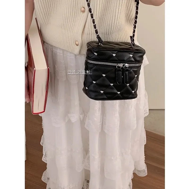 

2025 New Release! Simple-Style Women's Crossbody Bag – Fashionable Quilted Chain Bag, High-End Aesthetic Small Square Bag