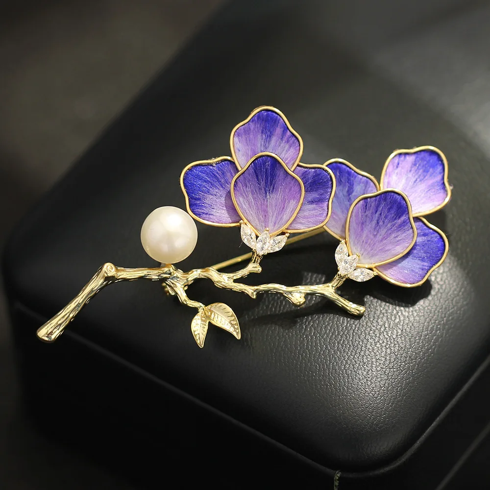 Elegant and Niche Handmade Intangible Cultural Heritage Velvet Flower Magnolia Brooch Exquisite Freshwater Pearl Bouquet Pin
