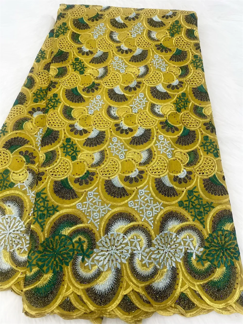 Goedkope Nigeriaanse stof, hoge kwaliteit, 2027, geborduurd, 100% katoen, 5 yards, Afrikaanse Zwitserse voilekant, elegante jurk voor dames.