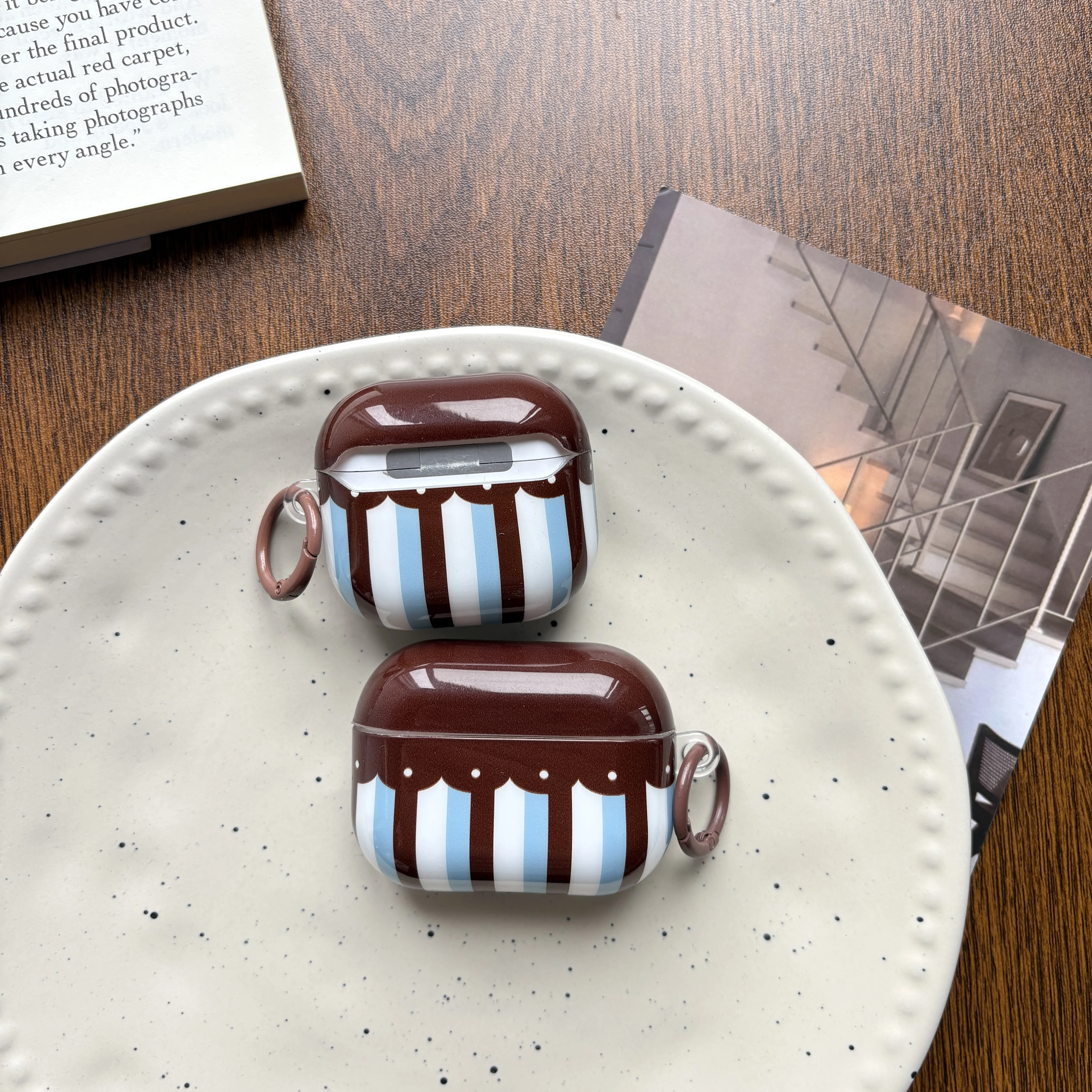 Étui AirPods Pro3 Pro2 1 2 3 4 Pro, motif de rideaux à pois rétro de couleur chocolat, étui de protection brillant pour écouteurs