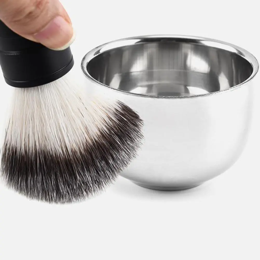 

Набор для влажного бритья премиум-класса из 2 предметов: кисточка для бритья и металлическая мыльница. Стильный мужской набор для ухода за бородой.