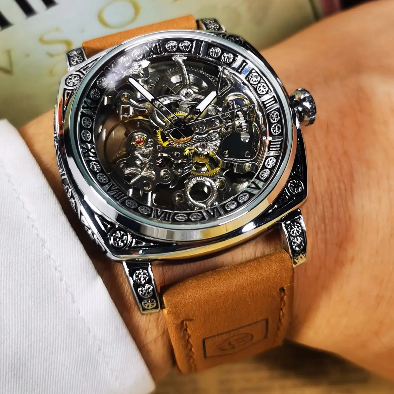 

Forsining Ретро Механические Часы для Мужчин Квадратный Гравированный Скелет Автоматические Часы Кожаный Ремешок Роскошные Деловые Наручные Часы