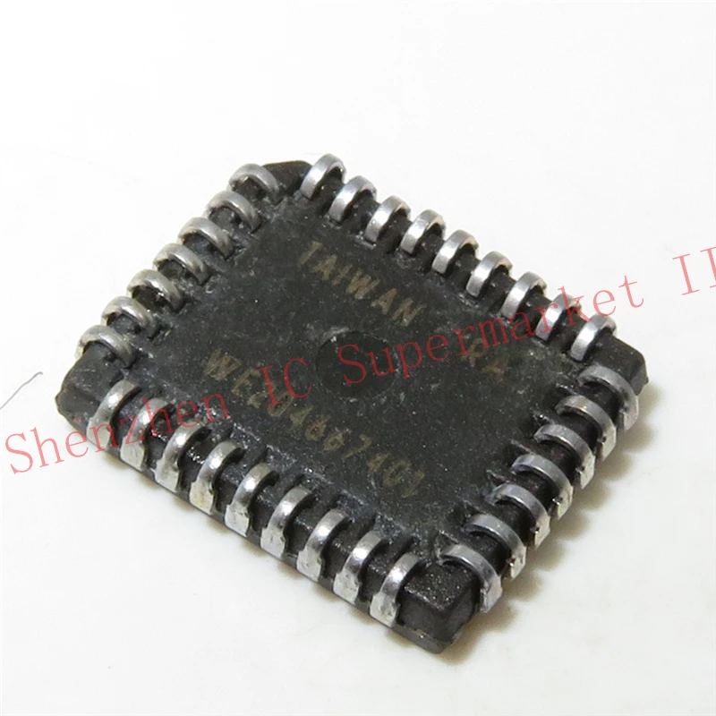 W27C010P-70 PLCC-32 128K X 8 ELECTRICALLY ERASABLE EPROM