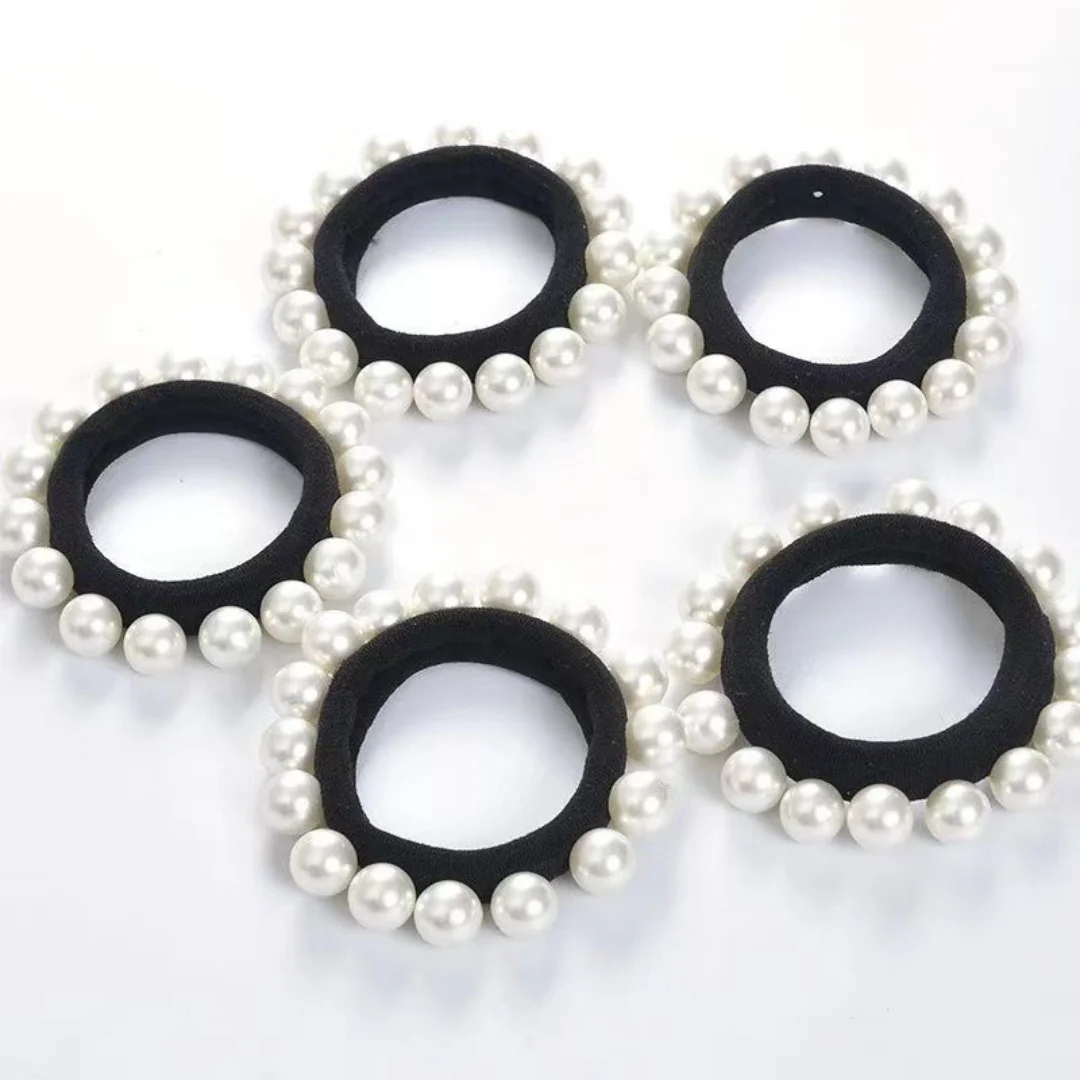 Best-selling hair tie - simple, seamless, with pearl studs. Fashionable and versatile hair tie for tying hair. Elastic hair band