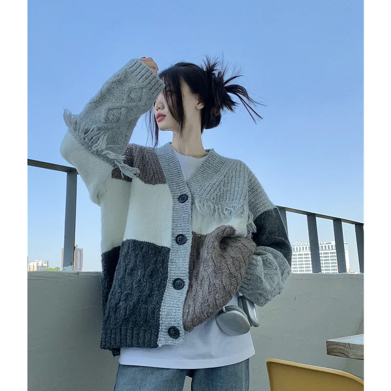 Women's Fashion New Style Light Grey Long Sleeves V-neck Knitted Sweater Temperament Comfortable Cardigan Versatile Autumn Coat